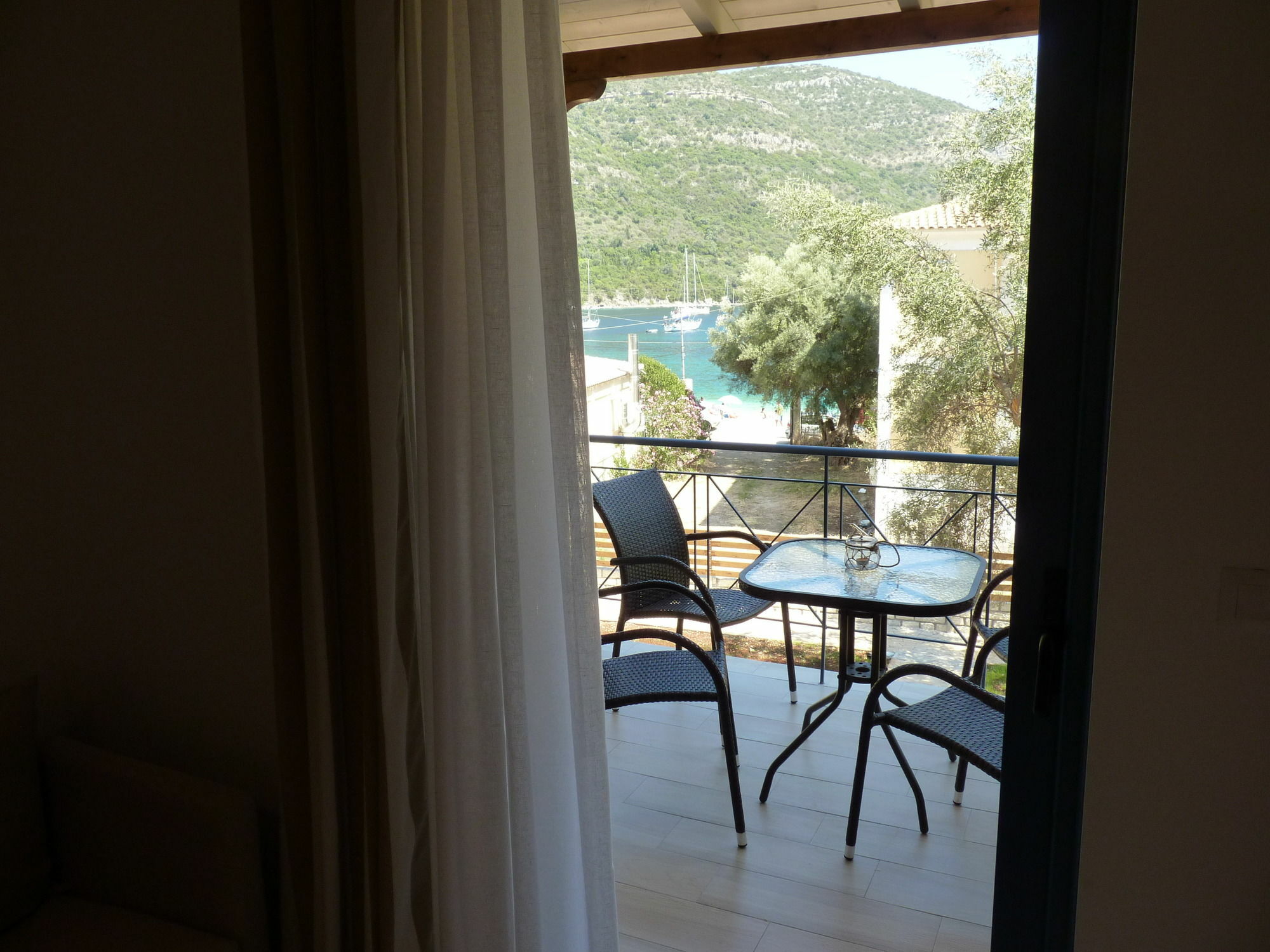 Ilianthos Apartments & Studios Mikros Gialos Exteriör bild