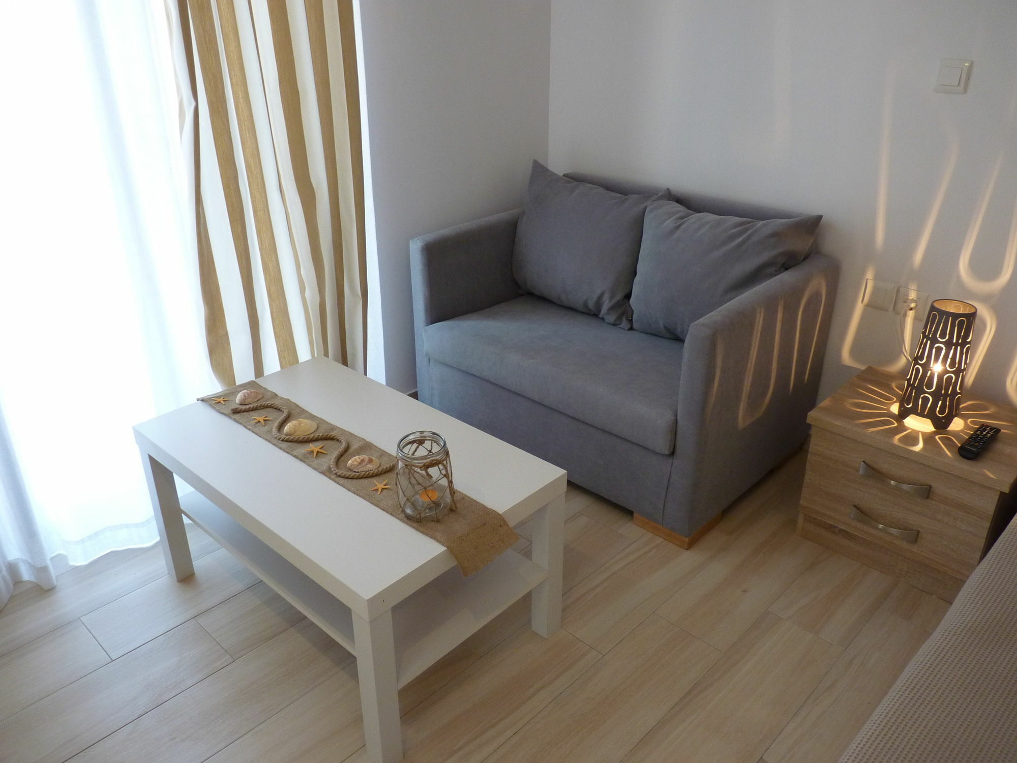 Ilianthos Apartments & Studios Mikros Gialos Exteriör bild
