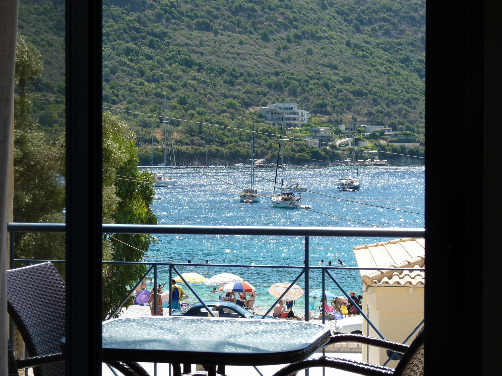 Ilianthos Apartments & Studios Mikros Gialos Exteriör bild